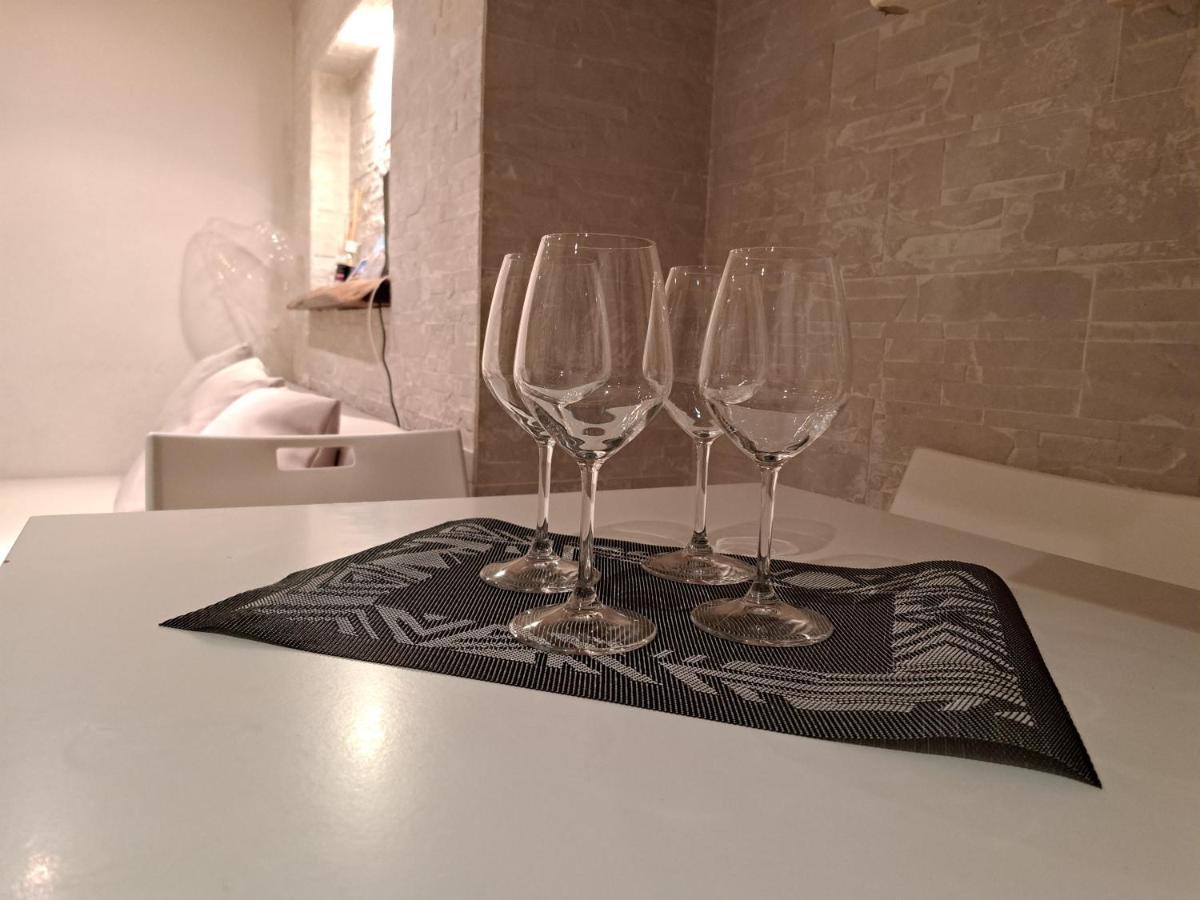 Toledo 27, A Due Passi Da Piazza Del Plebiscito Lägenhet Neapel Exteriör bild